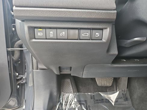 Used 2025 Toyota Camry LE FWD image 25