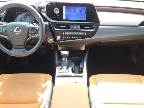 Used 2024 Lexus ES 350 w/ Premium Package FWD image 15