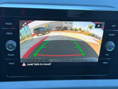 New 2026 Volkswagen Jetta SE FWD image 17