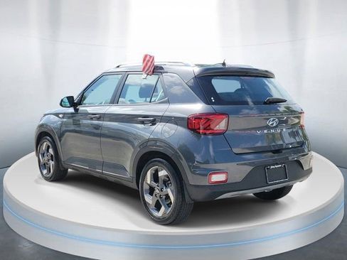 Certified 2024 Hyundai Venue SEL FWD image 3