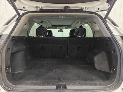 Used 2020 GMC Terrain SLT w/ GMC Pro Grade Package AWD/4WD image 28