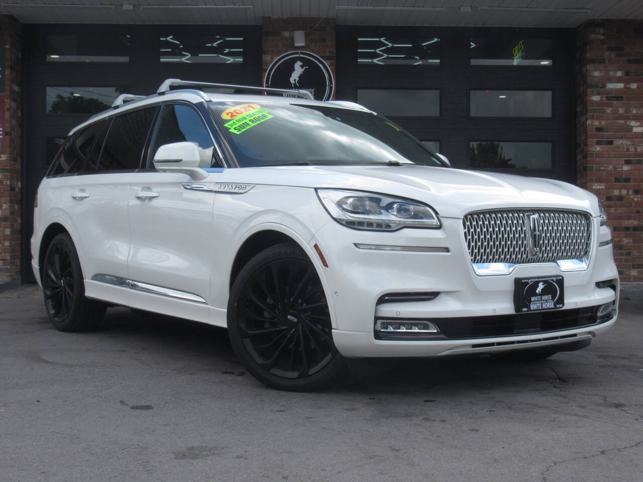 Used 2021 Lincoln Aviator Reserve AWD/4WD image 1