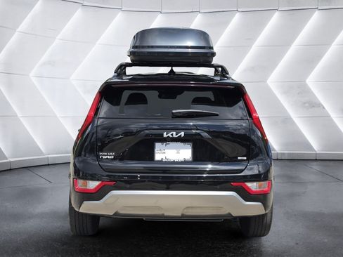 Used 2023 Kia Niro EX Touring FWD image 3