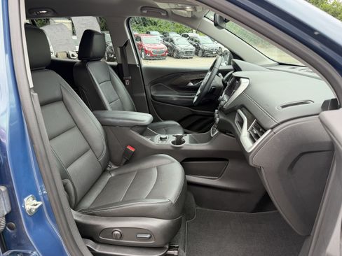 Used 2024 GMC Terrain SLT w/ Elevation Edition FWD image 11