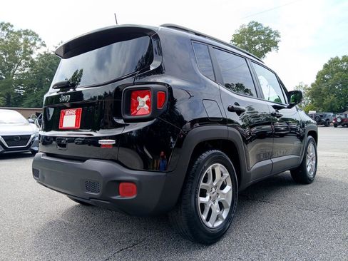 Used 2018 Jeep Renegade Latitude w/ UConnect 8.4 Nav Group image 6