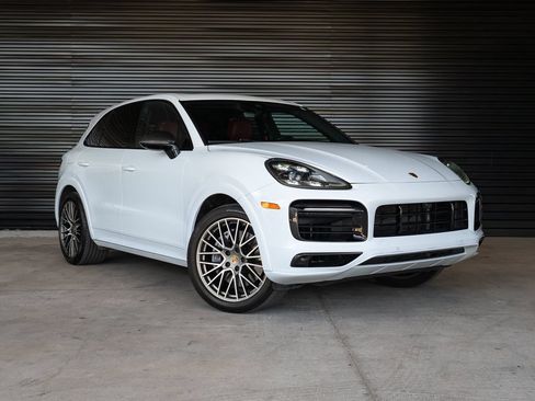 Certified 2023 Porsche Cayenne Platinum Edition AWD/4WD image 9