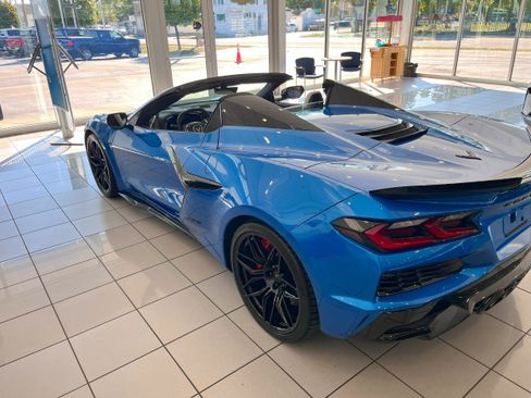 Used 2024 Chevrolet Corvette Z06 w/ Battery Protection Package image 10