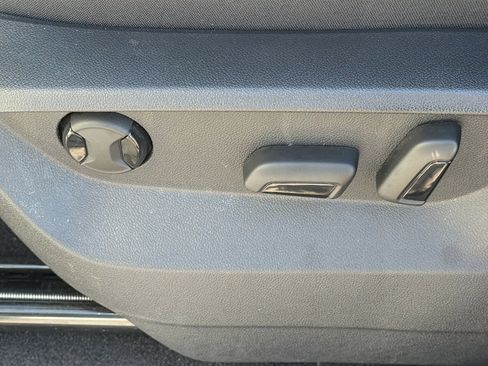 Used 2024 Volkswagen Atlas Cross Sport SE w/ Black Wheel Package image 24