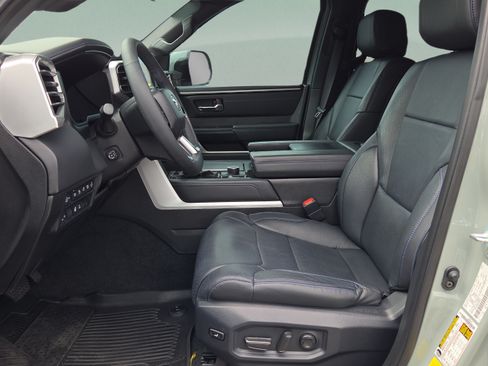 Certified 2025 Toyota Sequoia Platinum AWD/4WD image 11