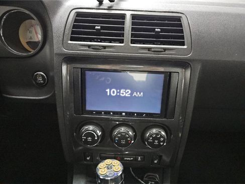 Used 2013 Dodge Challenger SXT RWD image 17