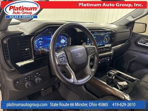 Used 2022 Chevrolet Silverado 1500 RST image 12