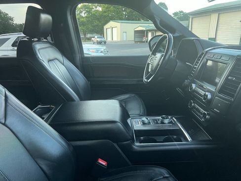 Used 2018 Ford Expedition Limited w/ Equipment Group 301A AWD/4WD image 10