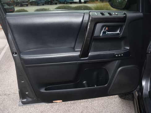 Used 2019 Toyota 4Runner Limited image 10