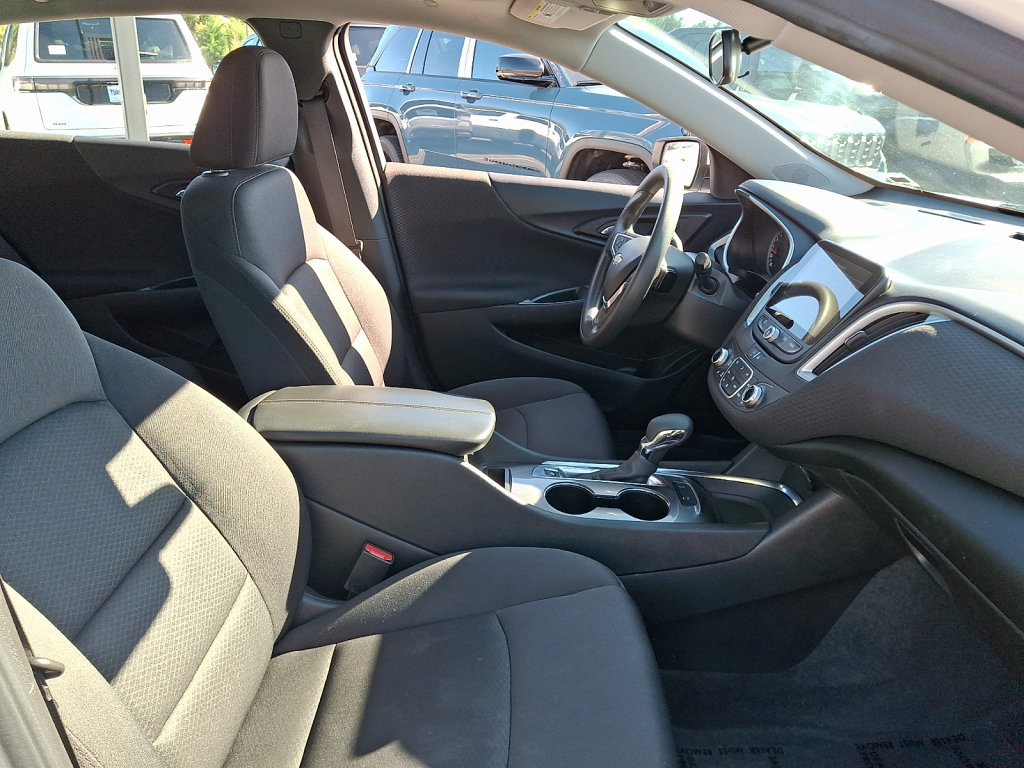 Used 2024 Chevrolet Malibu LT FWD image 12