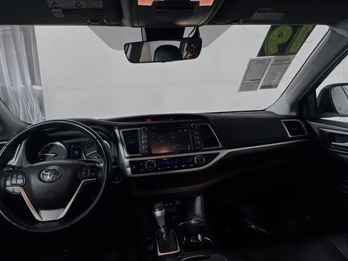 Used 2019 Toyota Highlander Limited Platinum image 30