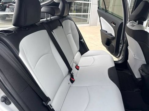 Used 2022 Toyota Prius XLE FWD image 27