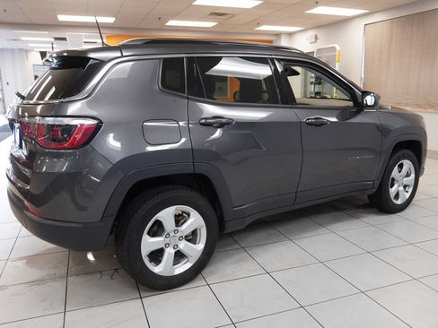 Used 2020 Jeep Compass Latitude w/ Cold Weather Group AWD/4WD image 11