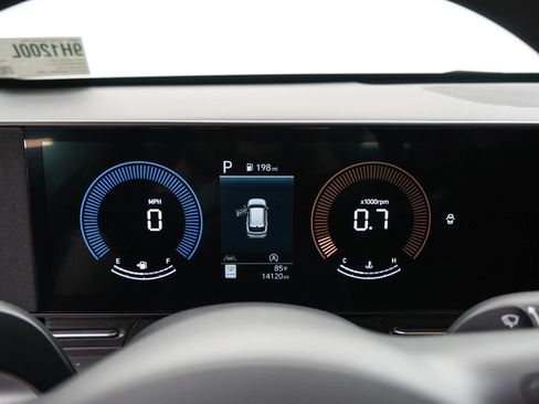 Certified 2024 Hyundai Kona SE FWD image 25