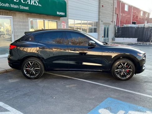 Used 2018 Maserati Levante image 8