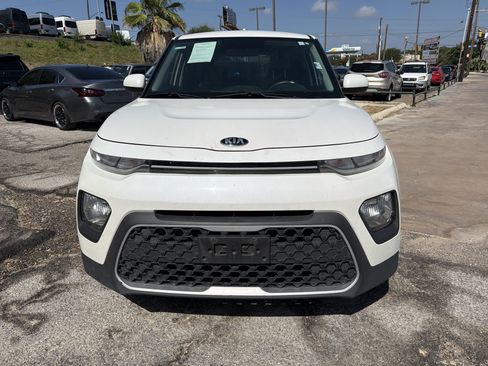 Used 2020 Kia Soul LX FWD image 8