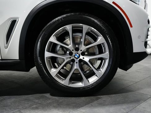 Used 2022 BMW X5 xDrive40i w/ Premium Package image 4
