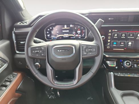 Used 2025 GMC Sierra 2500 Denali Ultimate w/ Max Trailering Package AWD/4WD image 13