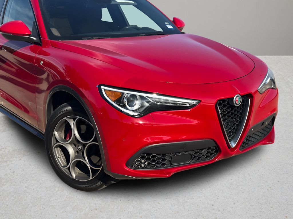 Used 2022 Alfa Romeo Stelvio Ti AWD/4WD image 25