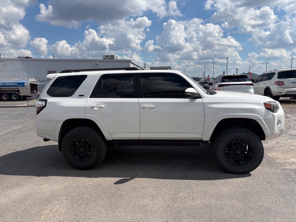 Used 2017 Toyota 4Runner SR5 Premium AWD/4WD image 4