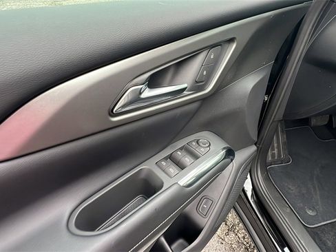 New 2026 Chevrolet Traverse LT image 12