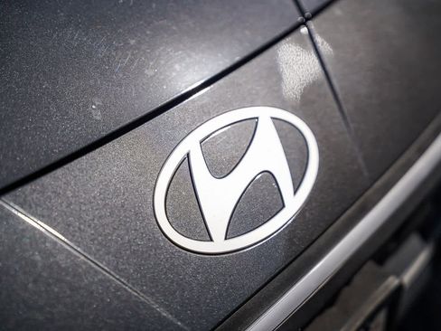 Certified 2024 Hyundai Elantra SE image 4