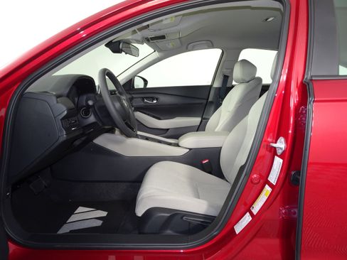 New 2025 Honda Accord LX image 4