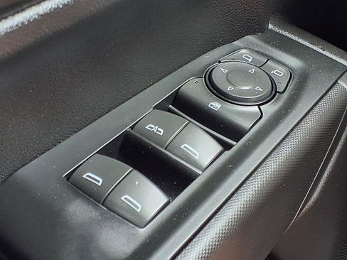 Used 2025 Chevrolet Silverado 1500 Custom Trail Boss image 9