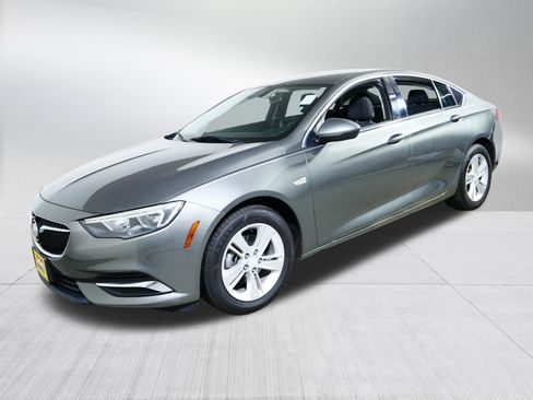 Certified 2018 Buick Regal Preferred FWD image 3