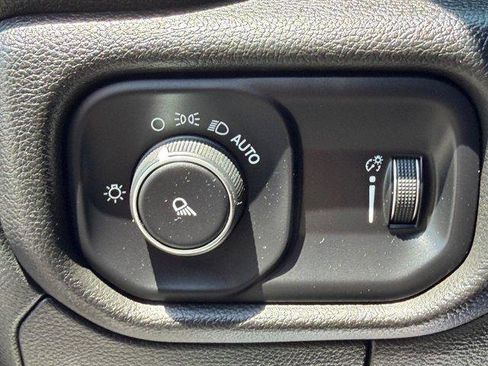 Used 2023 RAM 1500 Laramie AWD/4WD image 18