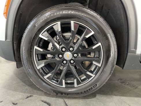 Used 2026 Chevrolet Traverse LT w/ Sun and Wheel Package AWD/4WD image 11