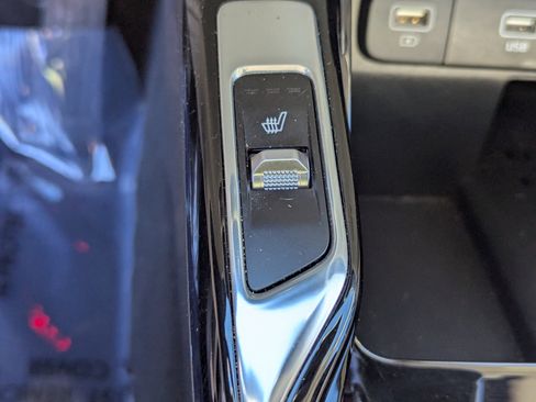 Used 2023 Kia Sorento SX image 25