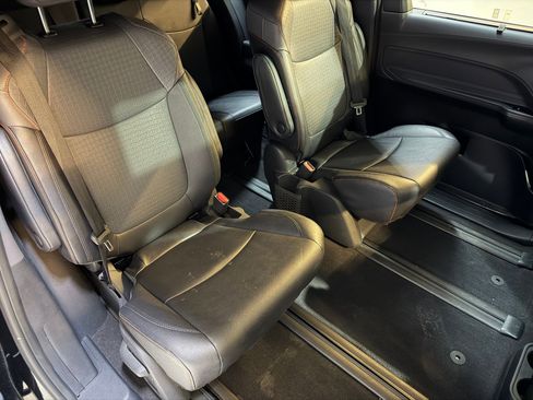 Used 2023 Toyota Sienna XSE FWD image 45