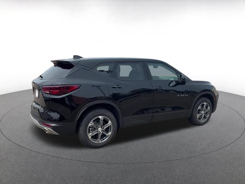 Used 2025 Chevrolet Blazer LT FWD image 13