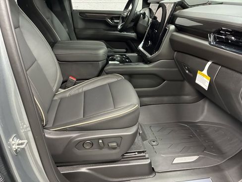 New 2026 GMC Yukon Elevation image 9