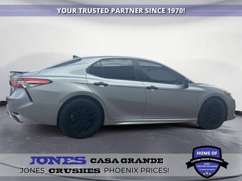 Used 2020 Toyota Camry SE w/ Carpet Mat Package FWD image 7