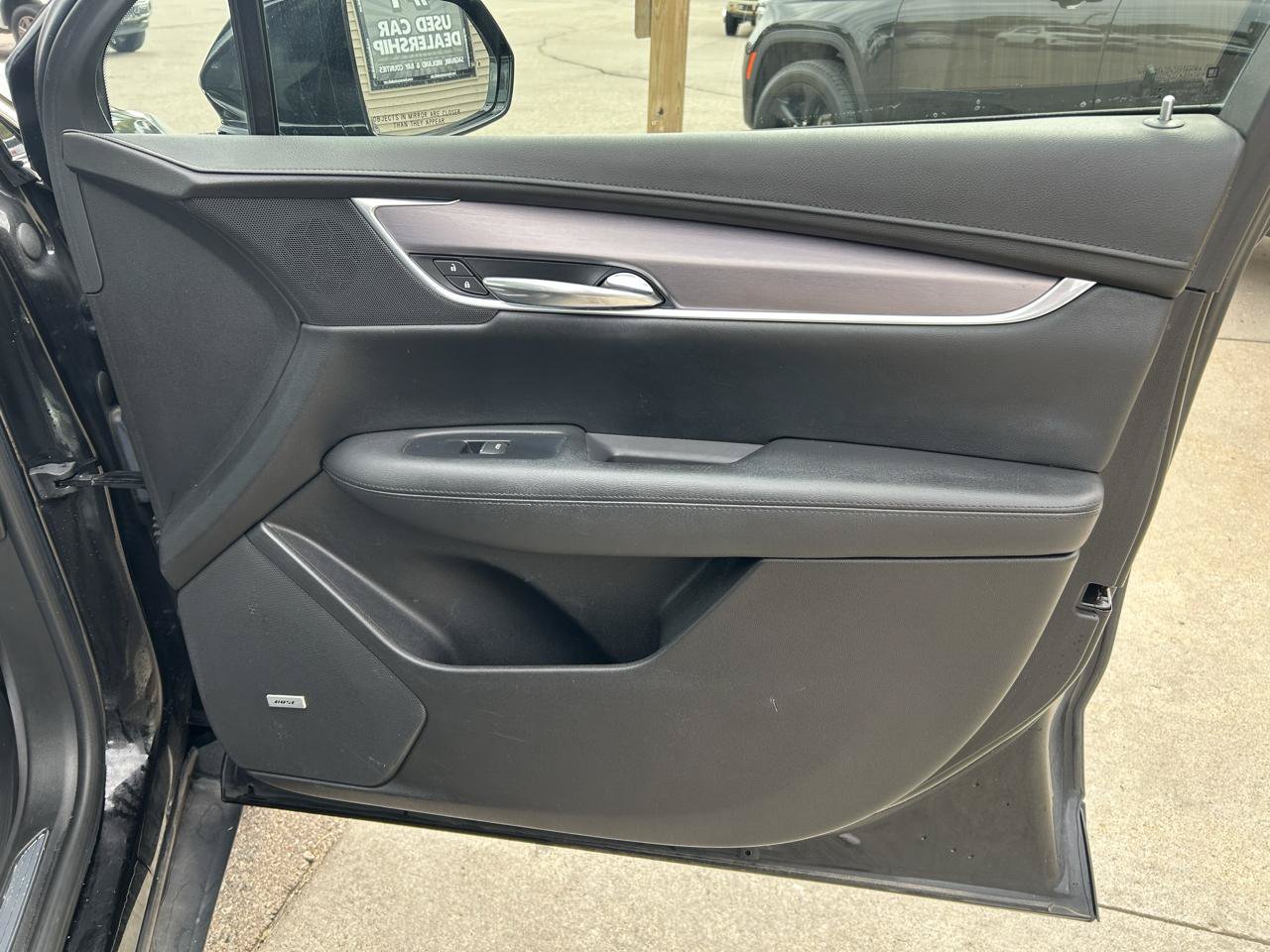 Used 2018 Cadillac XT5 Premium Luxury AWD/4WD image 16