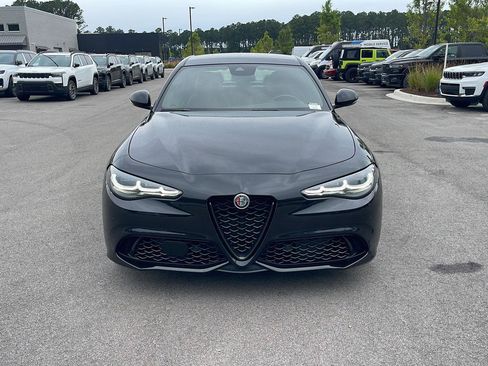 Used 2024 Alfa Romeo Giulia Veloce AWD/4WD image 2