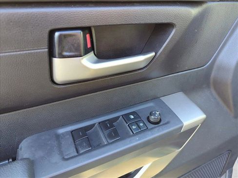 Used 2022 Toyota Tundra SR5 w/ SR5 Convenience Package AWD/4WD image 8