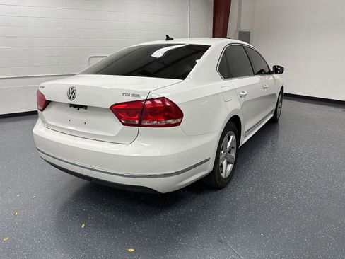 Used 2013 Volkswagen Passat TDI SEL Premium image 4