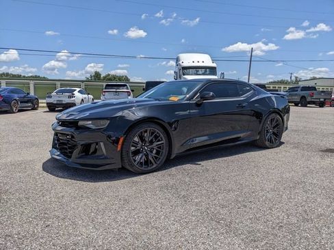 Used 2017 Chevrolet Camaro ZL1 RWD image 8