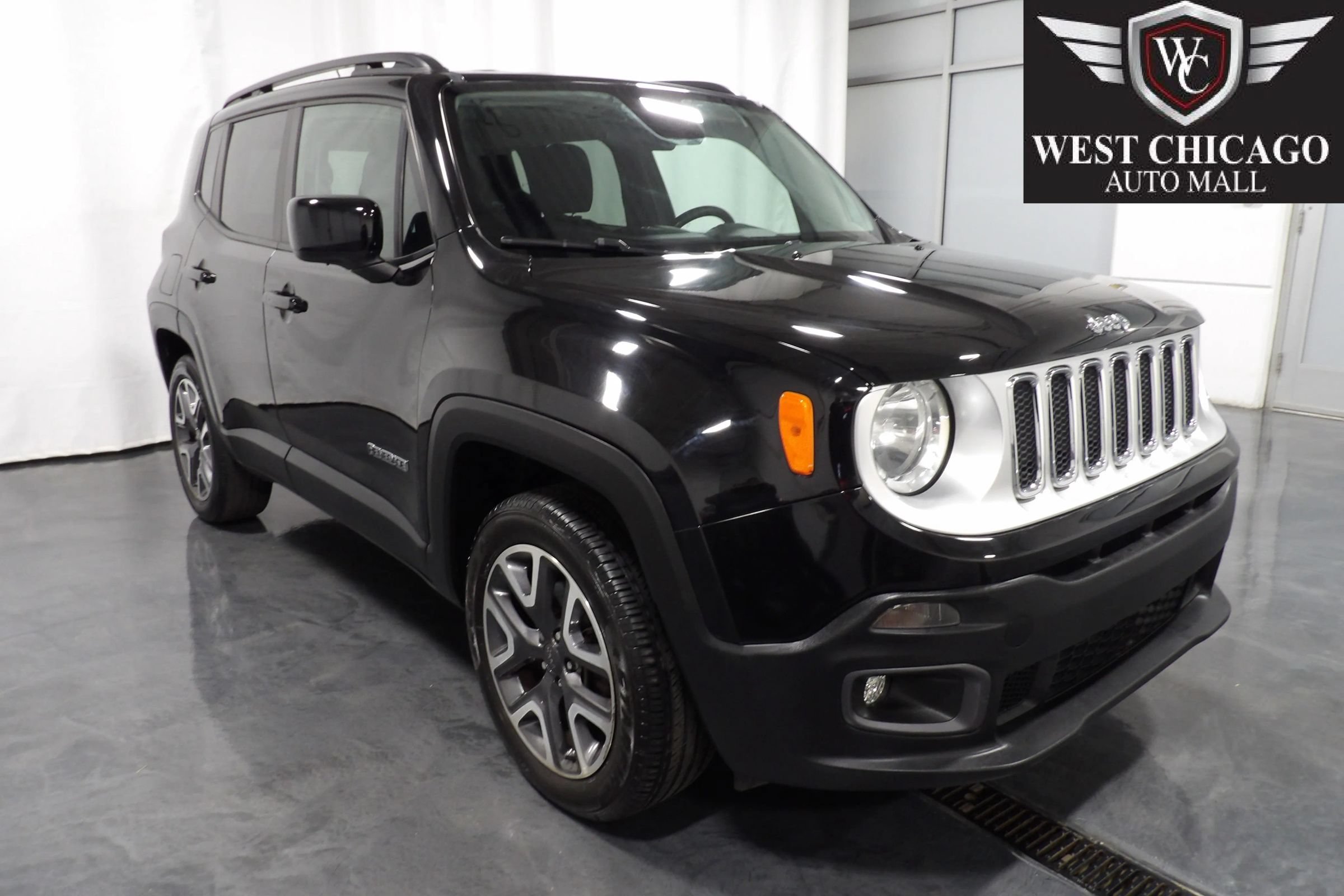 Used 2017 Jeep Renegade Latitude w/ Cold Weather Group AWD/4WD image 1