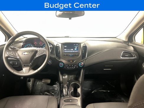 Used 2017 Chevrolet Cruze LT w/ Convenience Package FWD image 16