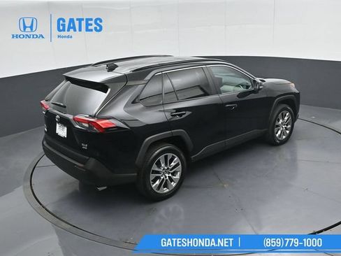 Used 2019 Toyota RAV4 XLE Premium w/ Cold Weather Package AWD/4WD image 45
