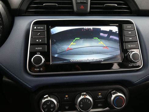 Used 2023 Nissan Versa SV image 18