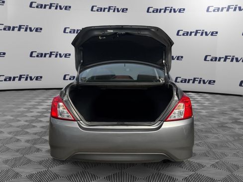 Used 2017 Nissan Versa S FWD image 11